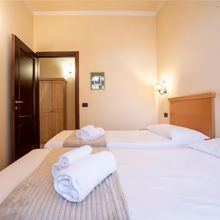Mainard, Tosca Historic Apartment *